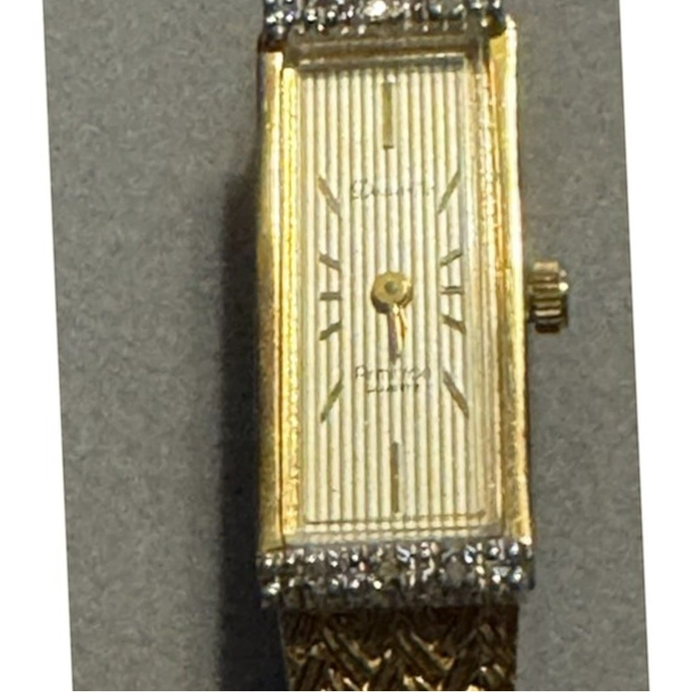 Elegant Gold Women's Watch - Picture 1 of 1